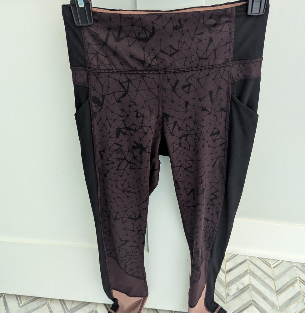 EUC Lululemon Leggings, Size 4